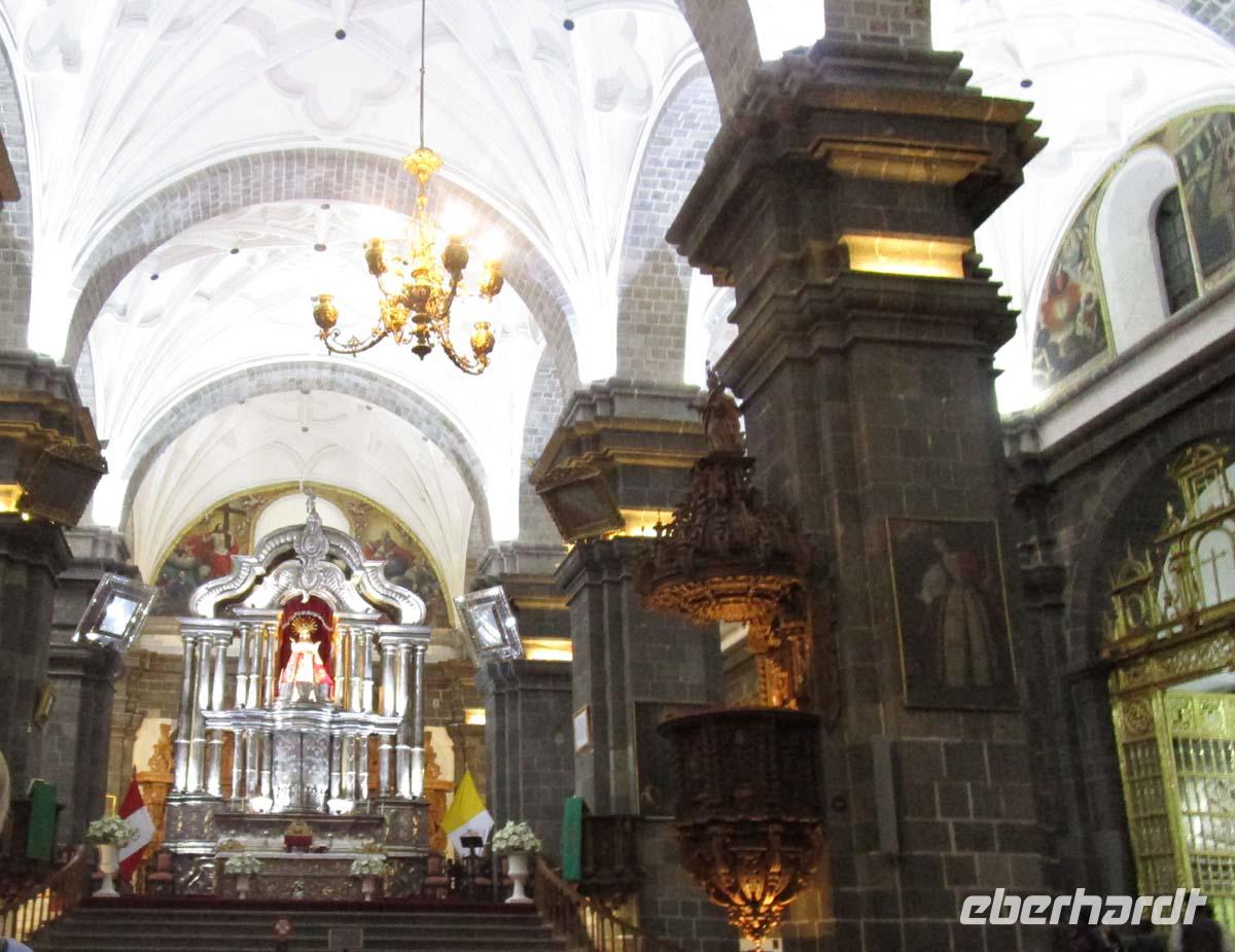 Hauptaltar der Kathedrale in Cuzco