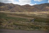 Der Urubamba als kleiner Bach unterhalb des La Raya-Passes und Geologie