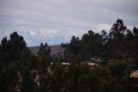 Schnebedeckte Berge über dem Heiligen Tal
