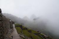 Machu Picchu liegt im Nebel