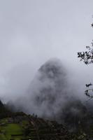 Machu Picchu liegt im Nebel