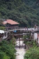 Abenteuerliche Brückenkonstruktion in Aguas Calientes 