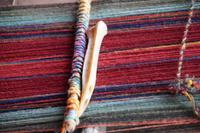 Knochenwerkzeug, das beim Weben zum Einsatz kommt