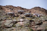 Sky Lodge Hotel - in den Steilhang auf 400 m Höhe gebaut