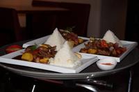 ...da wo die drei spitzen Pyramiden stehen, ich nahm mir vor - ohjeho - genau wie ein Ägypter zu geh‘n....