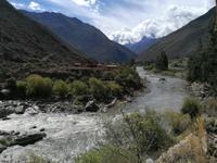 Traditionelles Mittagessen Pachamanca