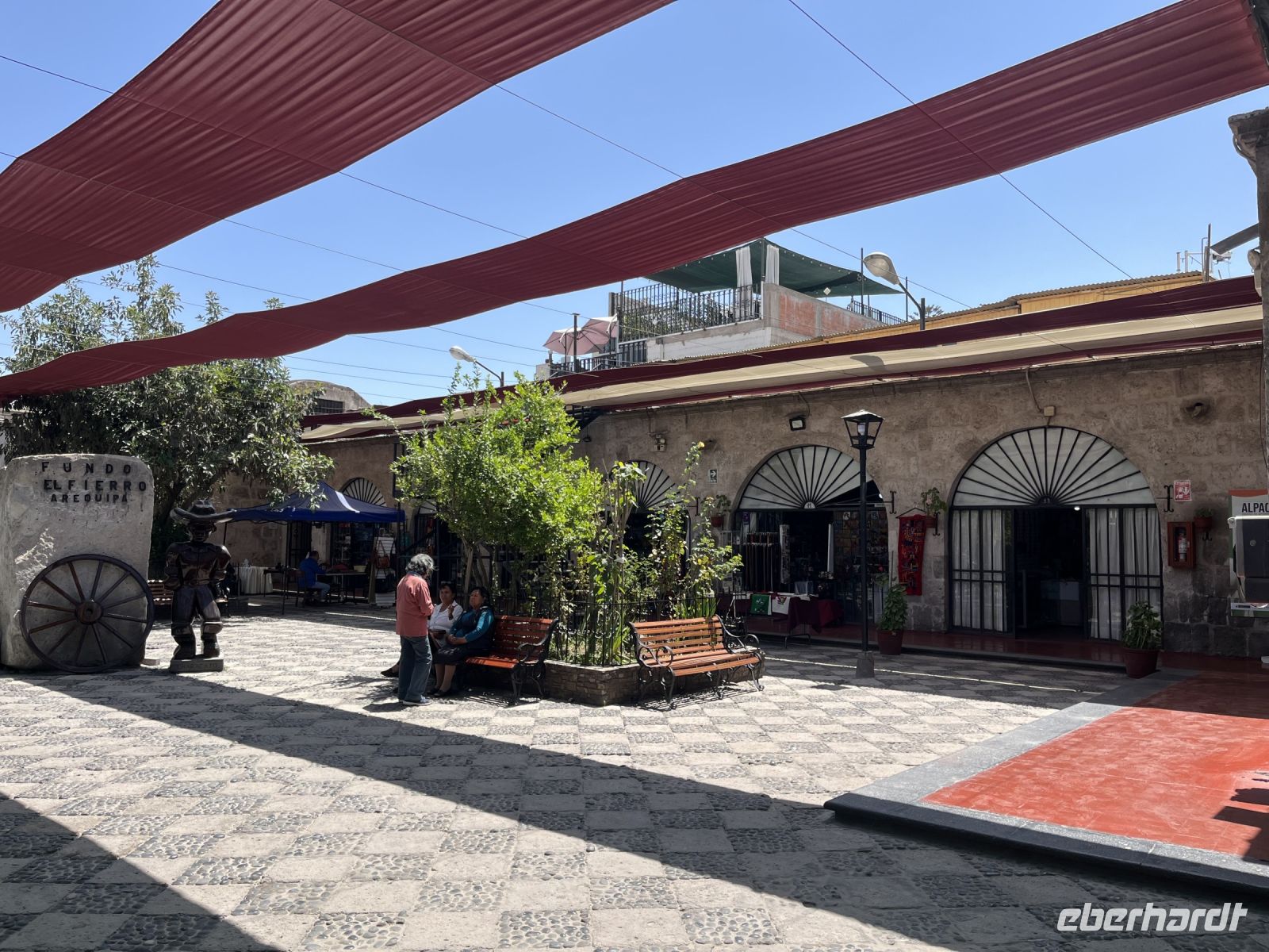 Innenhof mit Souveniers