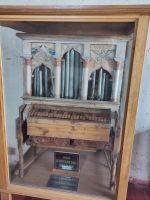 Miniorgel aus den 1820er Jahren in der Kirche von Raqchi &ndash; &copy; Andreas Böcker (Eberhardt TRAVEL)