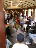 Tanzvorführung im Zug nach Machu Picchu &ndash; &copy; Andreas Böcker (Eberhardt TRAVEL)