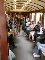 Tanzvorführung im Zug nach Machu Picchu &ndash; &copy; Andreas Böcker (Eberhardt TRAVEL)