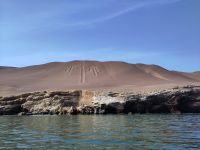 El Candelabro - vermutlich ein San Pedro-Cactus, vermutlich von der Paracaskultur, einer Vorgängerkultur der Nascas, in den Wüstensand gescharrt &ndash; &copy; Andreas Böcker (Eberhardt TRAVEL)