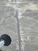 Die Panamericana durchschneidet die Nasca-Linien  &ndash; &copy; Andreas Böcker (Eberhardt TRAVEL)