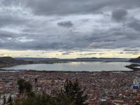Die Bucht von Puno ist so groß wie der Bodensee und doch nur ein kleiner Teil des Titicaca-Sees - im Hintergrund der Totora-Schilf-Gürtel &ndash; &copy; Andreas Böcker (Eberhardt TRAVEL)