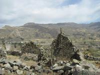 Wanderung zu den Uyo Uyo-Ruinen