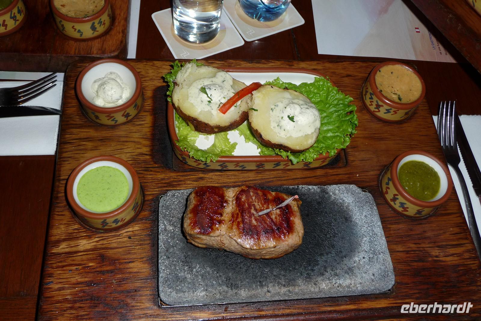 Restaurant ZigZag-Alpaca auf Vulkangestein