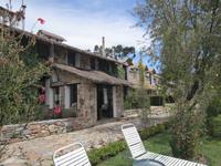 Hotel auf der Insel Suasi