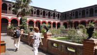 Lima: im Dominikaner Kloster