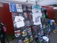 auch T-Shirts in allen Größen und Motiven 