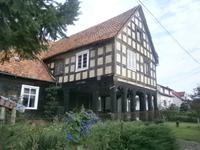 Auf der Fahrt nach Marienburg, ein altes Bauernhaus
