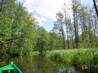 Entspannte Bootsfahrt auf dem Flüßchen