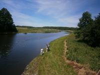 das Flüßchen von der Eisenbahnbrücke aus gesehen