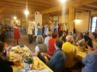 polnische Volkstänze unter Einbeziehung von Gästen