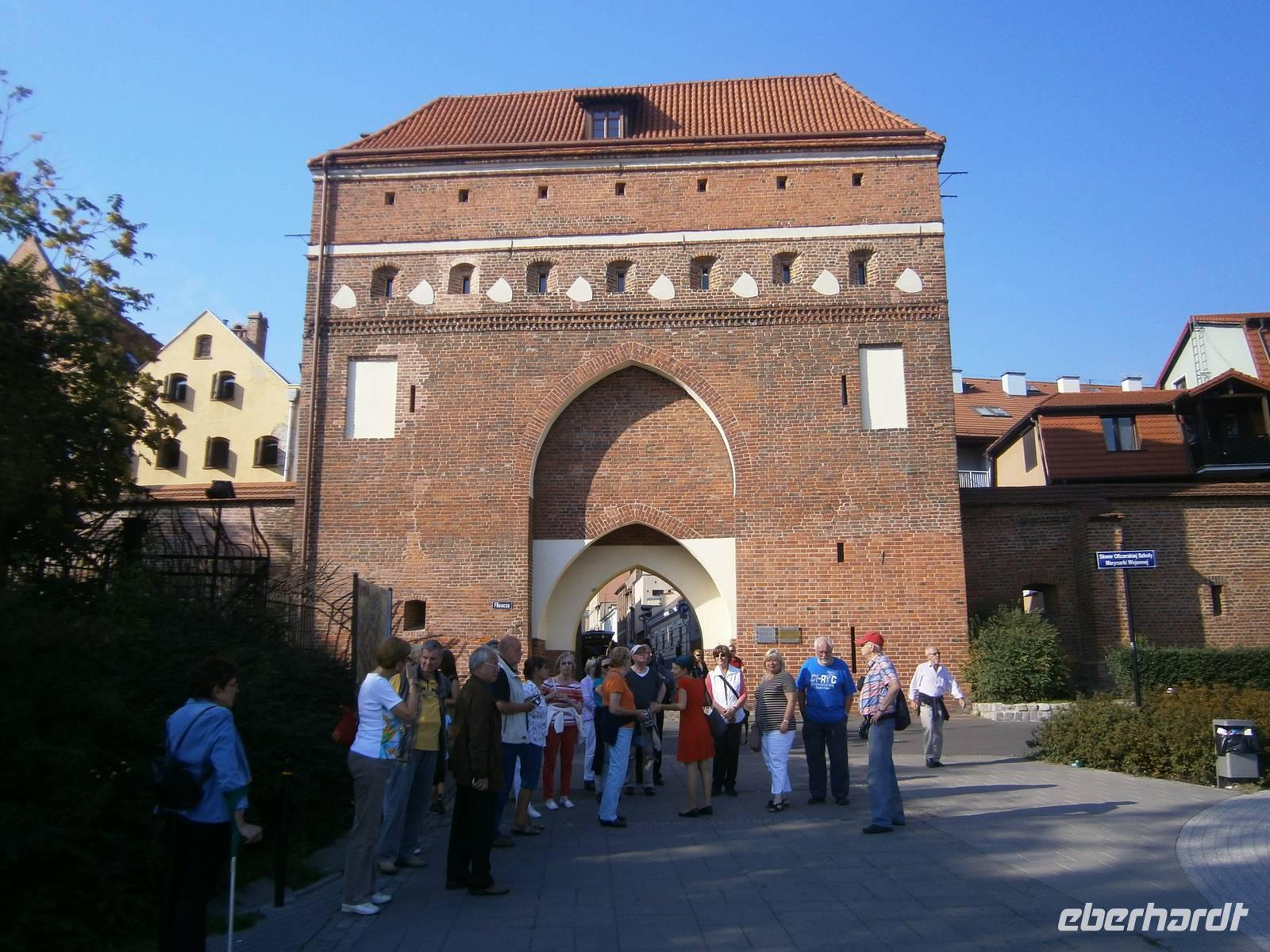 Unsere Gruppe am Klostertor von Torun