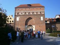 Unsere Gruppe am Klostertor von Torun