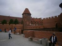 Neu gestalteter Zugang zur Marienburg 