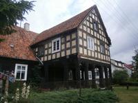 Fotostop an einem alten Bauernhaus auf der Fahrt nch Marienburg