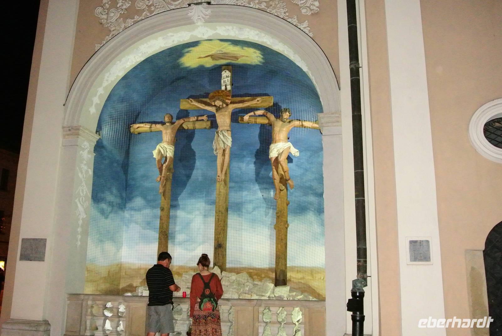 An der Franziskanerkirche beim Hotel