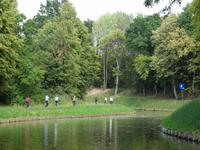 Radgruppe entlang des Oberländer Kanals