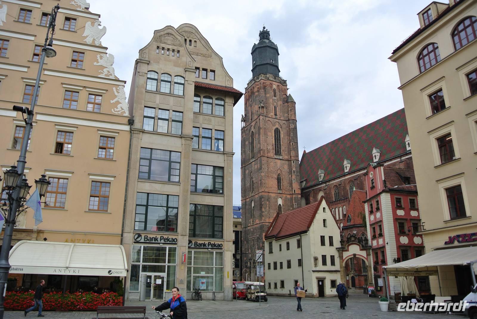 Hänsel und Gretel vor der Elisabethenkirche 