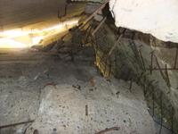 zersprengte Teile eines Bunkers