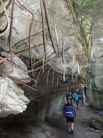 zersprengte Teile eines Bunkers