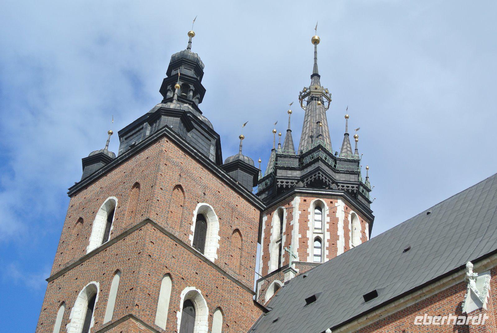 Die Türme der Marienkirche in Krakau