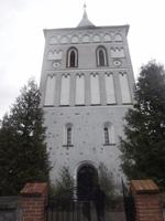 Eine alte Kirche auf dem Weg nach Gierloz