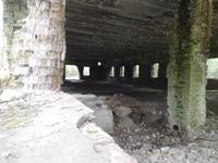 alte schon halb verfallene Gebäude an der Wolfsschanze