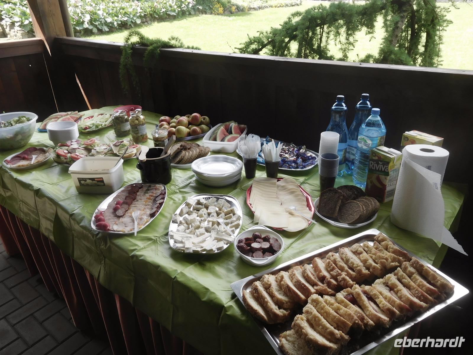 für uns vorbereitetes Picknick am Bauernmuseum in Zondern