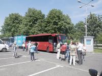 letztes Beladen des Busses vor dem Heimweg