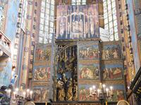 Öffnung des Altars in der Marienkirche Krakau 2