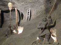 Figuren von Bergmännern in Wieliczka