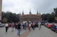 Vorm ehemaligen Stadttor in Krakau