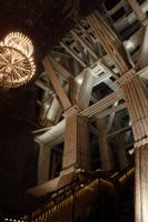 Gigantisch die Abstützungen in den Kammern im Bergwerk