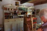 Der Tante Emma- Laden gehört auch zum Dorf