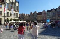 Auch am Tage ein buntes friedliches Treiben auf dem Rynek