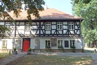 Das Schulgebäude neben der Friedenskirche in Schweidnitz