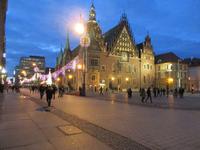 Abendstimmung am Rynek mit Blick auf das Rathaus