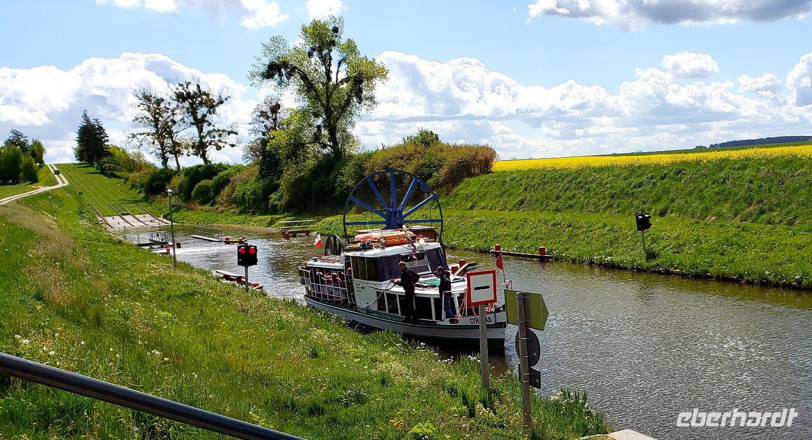 Unser Schiff auf dem Oberlandkanal