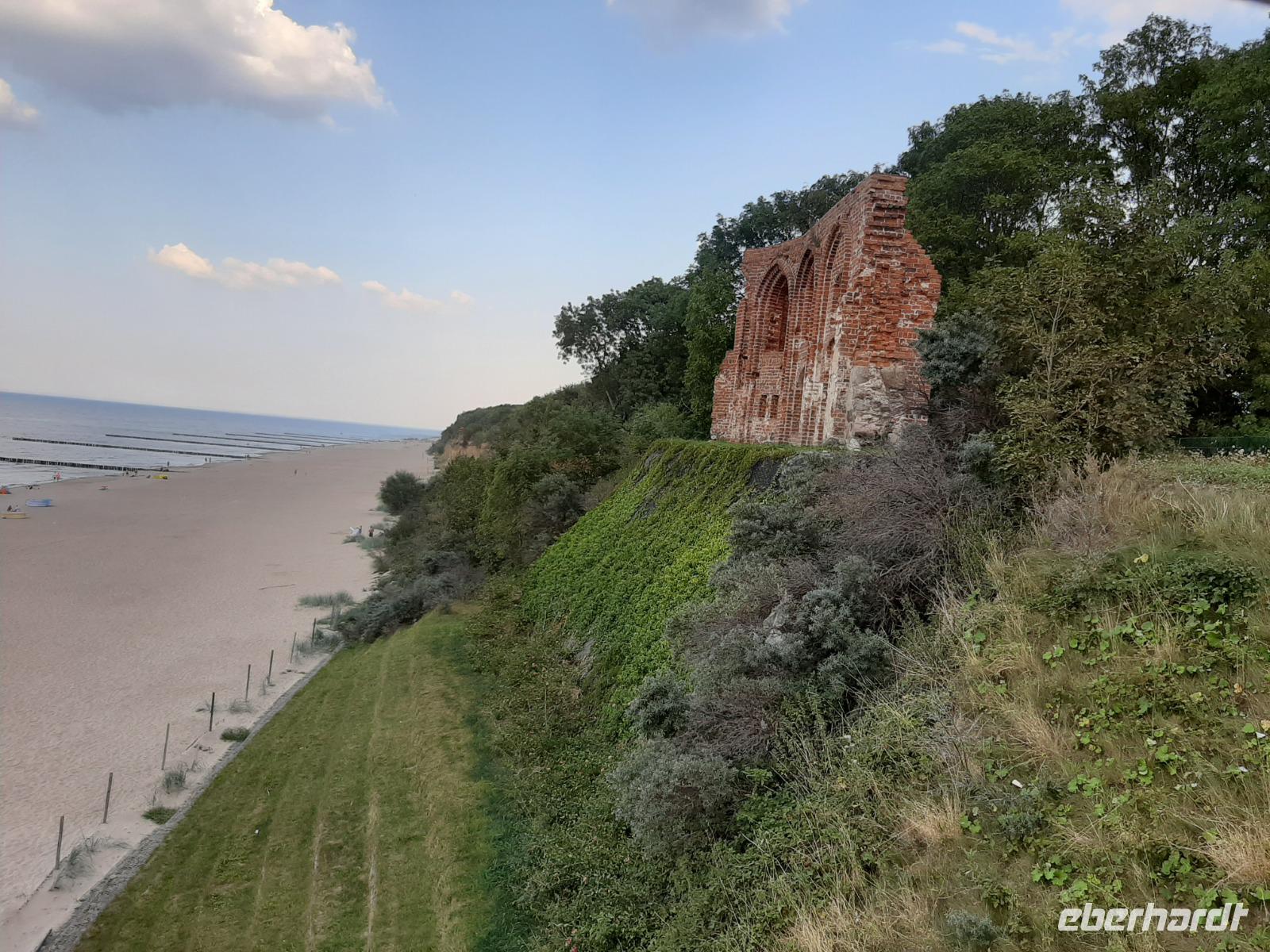 Die Kirchenruine von Trzesacz (Hoff).
